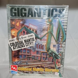 AMT Gigantics Praying Mantis Diorama  Monster Model Kit  Unopened